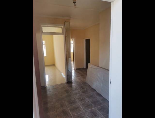 1 BEDROOM APARTMENT FOR SALE IN OVERPORT